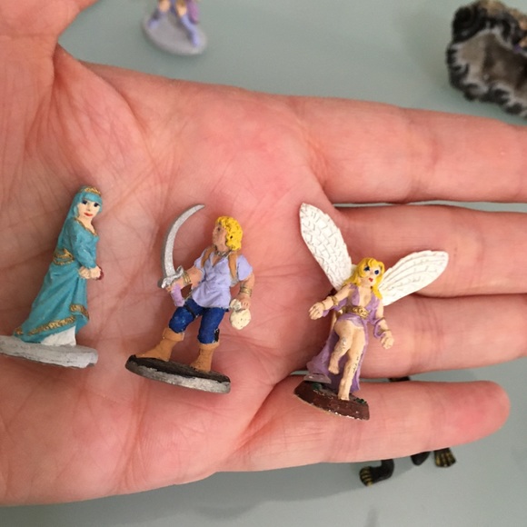 Lot of 12 painted figurines - Picture 6 of 9
